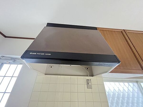 薄型のレンジフードはお手入れ簡単！換気もバッチリです