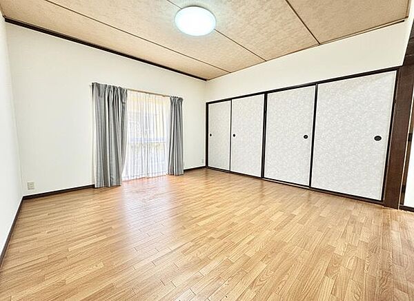 居心地良く、ご家族皆がゆったり寛げる憩いのリビングルーム