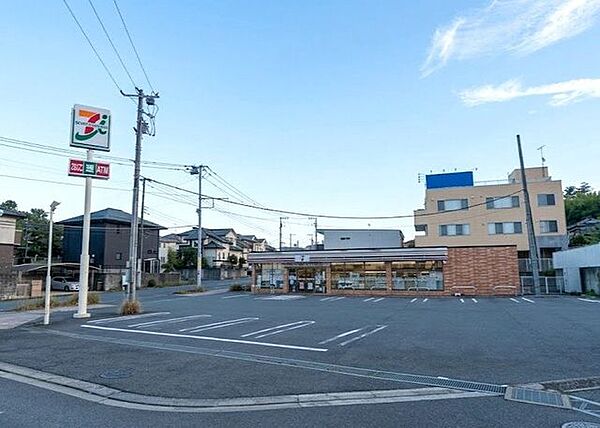 セブンイレブン富里日吉倉店 徒歩6分。 410m