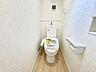 トイレ：冬でも便座が暖かく清潔にお使いいただける温水洗浄便座です