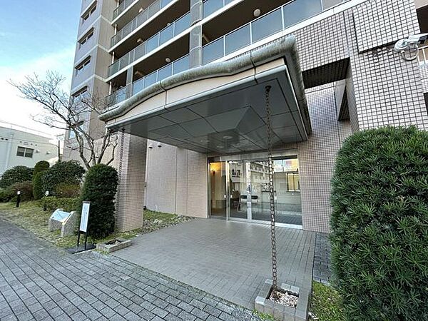 綺麗に管理されたエントランスは安心の住み心地