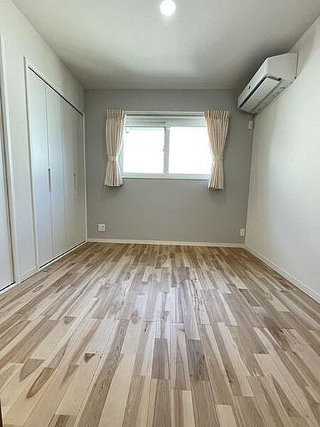 フローリングの床ははお掃除簡単！サッとひと拭き快適に暮らせますね