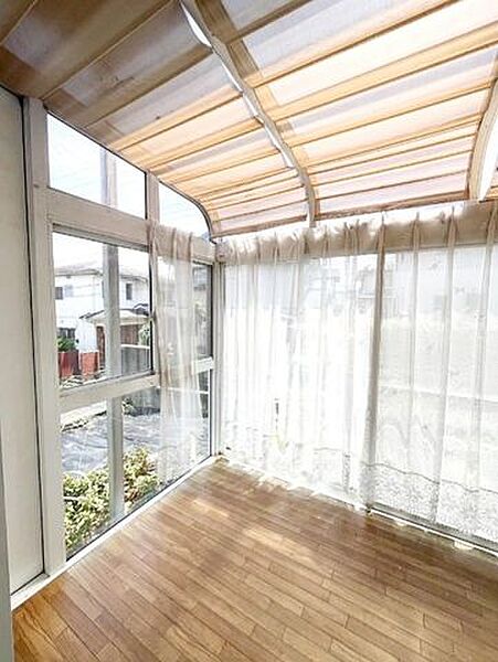 梅雨の時期のお洗濯も快適！広々使えるサンルーム