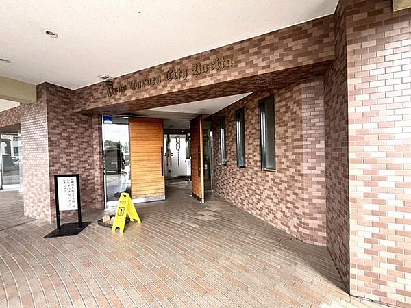 綺麗に管理されたエントランスは安心の住み心地