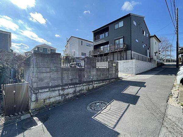 前面道路。私道です。