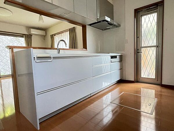 対面式キッチンは家族とのコミュニケーションも取りやすくお子様の見守りにも