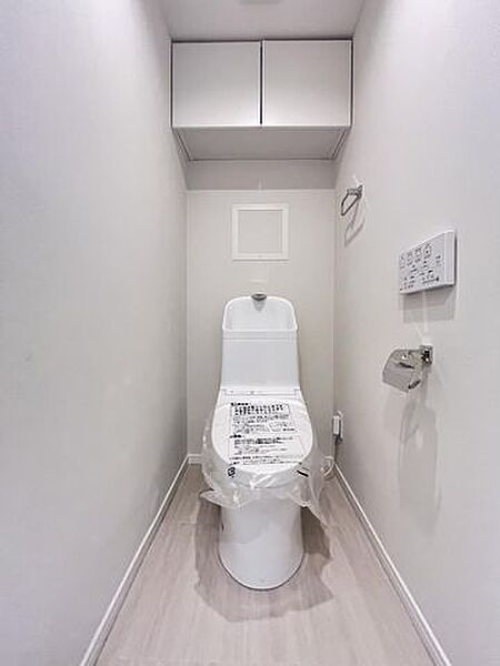 冬でも便座が暖かく清潔にお使いいただける温水洗浄便座です