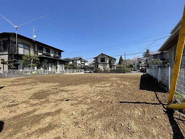 周辺は落ち着いた環境の住宅地です