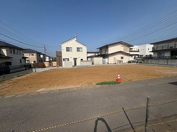 閑静な住宅街で陽光が差し込む立地です