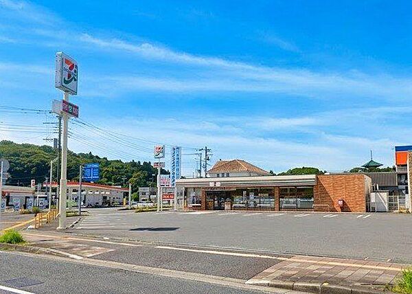 セブンイレブン成田ウイング土屋店 徒歩9分。 650m