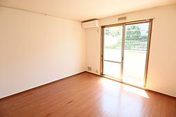 クローバーハイツII 2階1Kのリビング/ダイニング