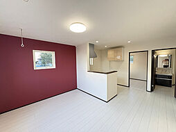 ＡＮＩＭＡＬ　ＫＩＮＧＤＯＭ Ｊ 1階1LDKのリビング/ダイニング