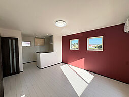 ＡＮＩＭＡＬ　ＫＩＮＧＤＯＭ Ｂ 2階1LDKのリビング/ダイニング