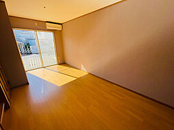 ウエストゲートホームIII 1階2LDKのリビング/ダイニング