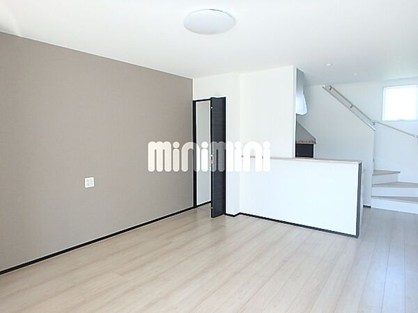 detached 群馬県伊勢崎市香林町１丁目511-3

地図を見る