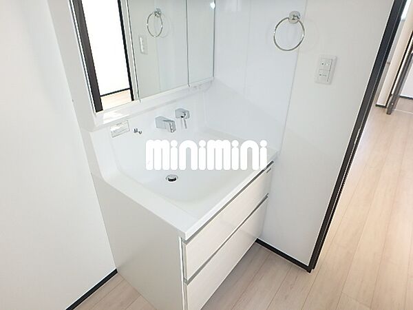 detached 群馬県伊勢崎市香林町１丁目511-3

地図を見る