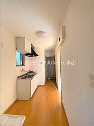 フラット八雲 101 1階2Kのリビング/ダイニング