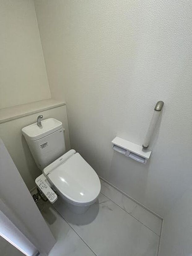 【トイレ】ウォシュレット機能付きトイレを各階に配置しています。