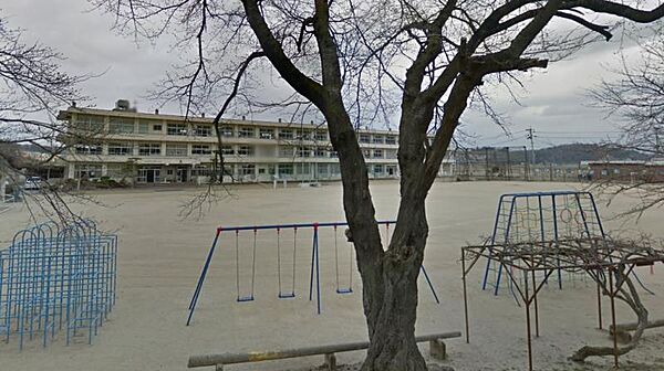 detached 福島県二本松市杉田駄子内
地図を見る