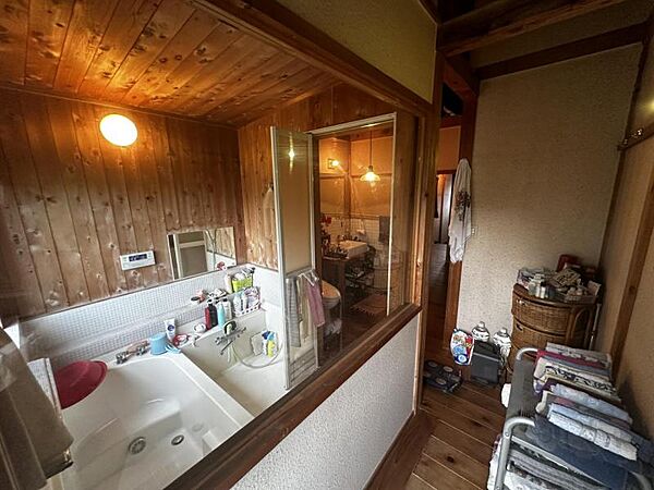 detached 福島県郡山市西田町土棚字内出
地図を見る