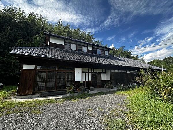 detached 福島県郡山市西田町土棚字内出
地図を見る