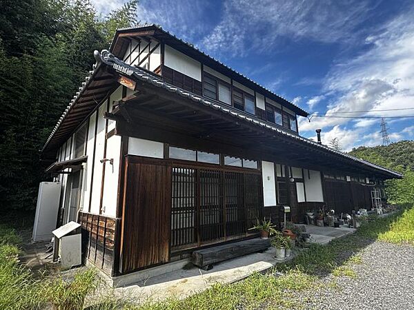detached 福島県郡山市西田町土棚字内出
地図を見る