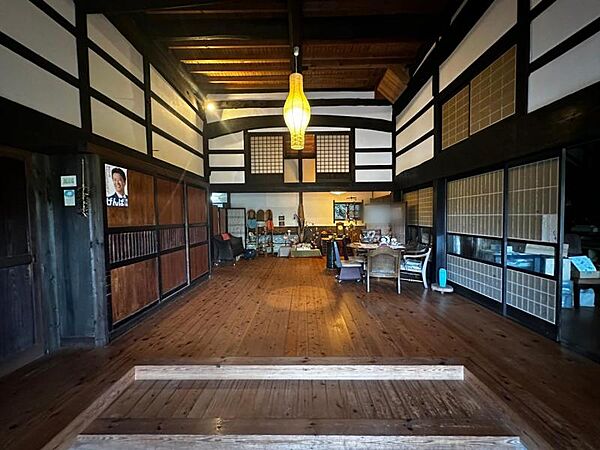 detached 福島県郡山市西田町土棚字内出
地図を見る