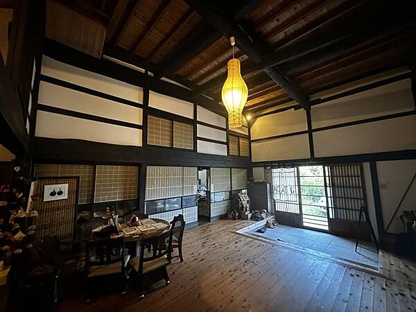 detached 福島県郡山市西田町土棚字内出
地図を見る