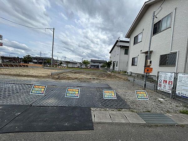 建築中の今がチャンス！同社施工物件の内覧可能です。（6月11日撮影写真）