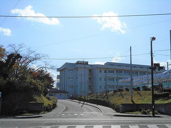 須賀川第二中学校　徒歩約27分（2122ｍ） 2509m