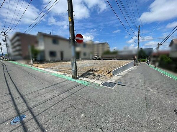 接道もゆとりがあり車の出入りも楽々です！（6月6日撮影写真）