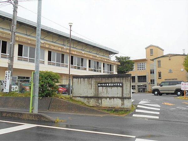 安積第二中学校　徒歩約28分（2245ｍ）