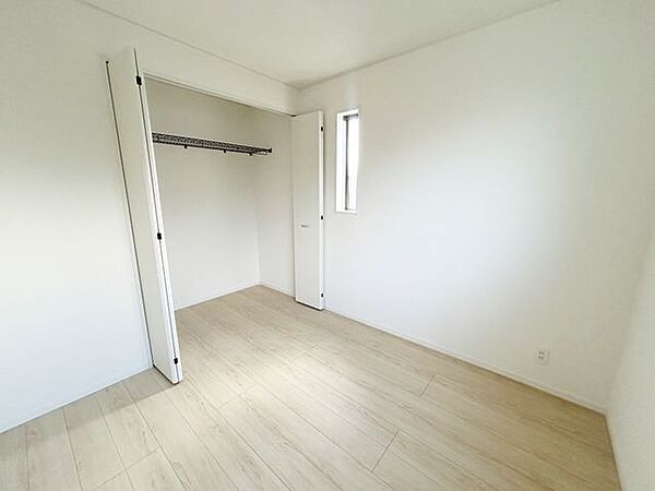 【洋室】3部屋ある洋室は、寝室や子供部屋はもちろん趣味の部屋にも使えそうですね。