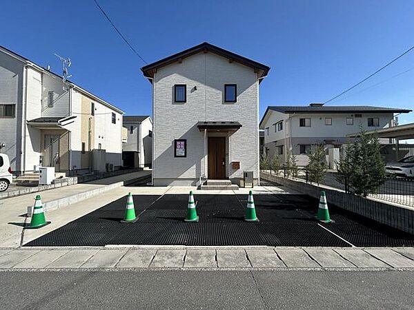 駐車3台！ご家族分はもちろん来客時にも嬉しいですね。