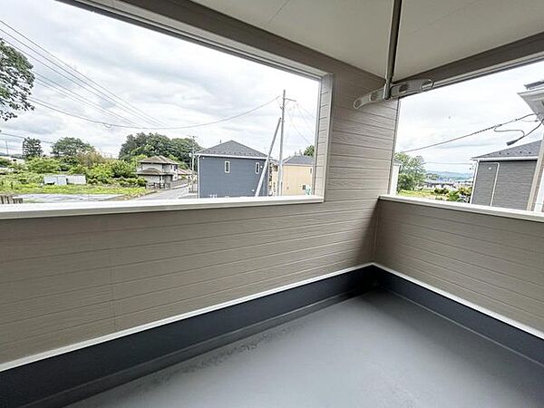 【バルコニー】人気のインナーバルコニー仕様で、急な雨にも焦らない！（同仕様）