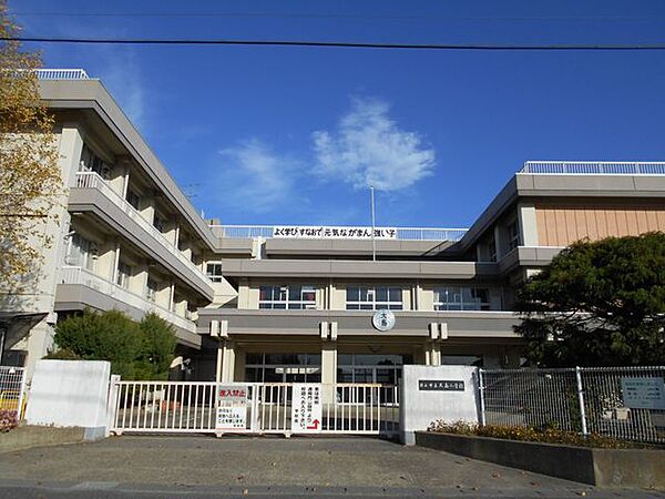 郡山市立大島小学校 徒歩5分。 400m