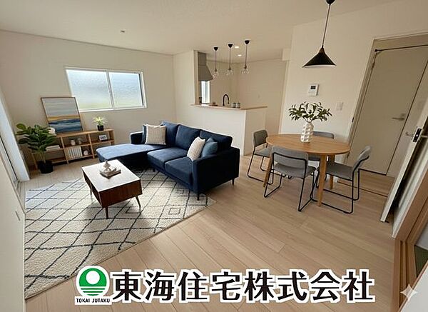【リビング】家族の集うLDKは、明るい木目やクロスで部屋をよりひろくゆとりある空間に。（同仕様）