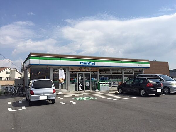 画像20:【コンビニエンスストア】ファミリーマート菰野小学校南店まで121ｍ