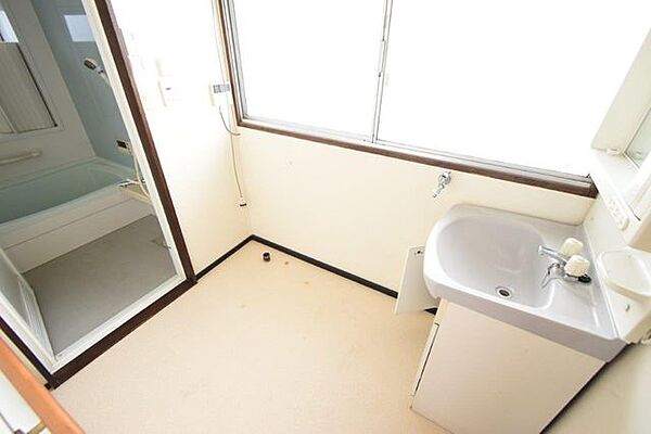 detached 茨城県牛久市神谷１丁目37-19
地図を見る