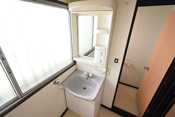 detached 茨城県牛久市神谷１丁目37-19
地図を見る