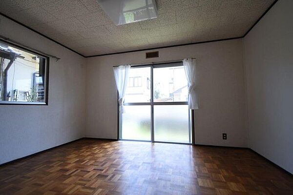 detached 茨城県牛久市神谷１丁目37-19
地図を見る