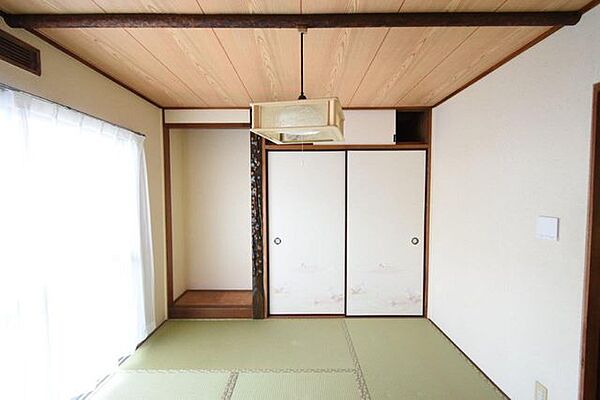 detached 茨城県牛久市神谷１丁目37-19
地図を見る