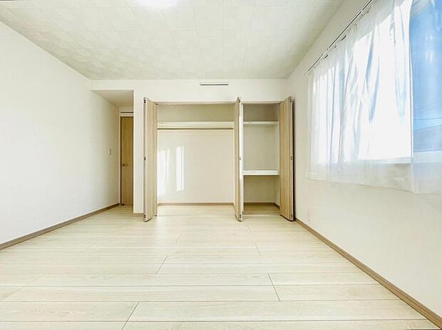 【2階洋室】各洋室快適さとプライベートを配慮した設計になっています。