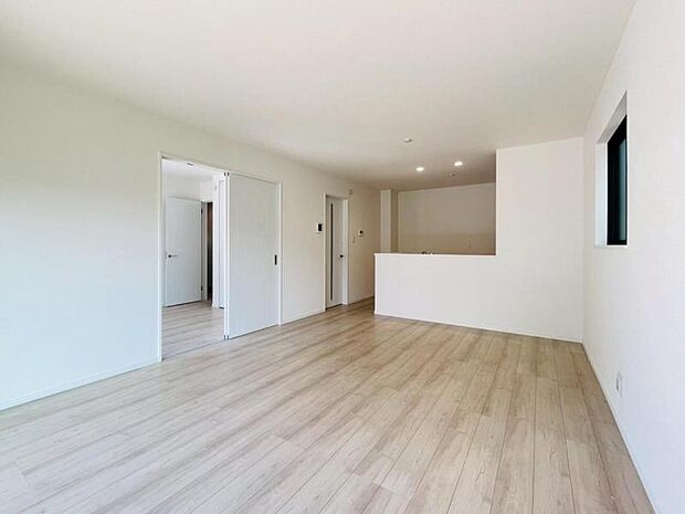 生活動線を考えて作られたリビングは家族の会話が弾む設計です。