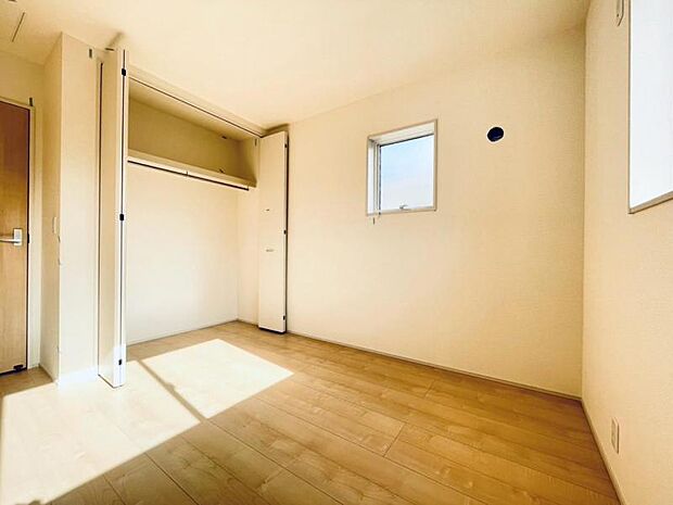 各洋室快適さとプライベートを配慮した設計になっています。