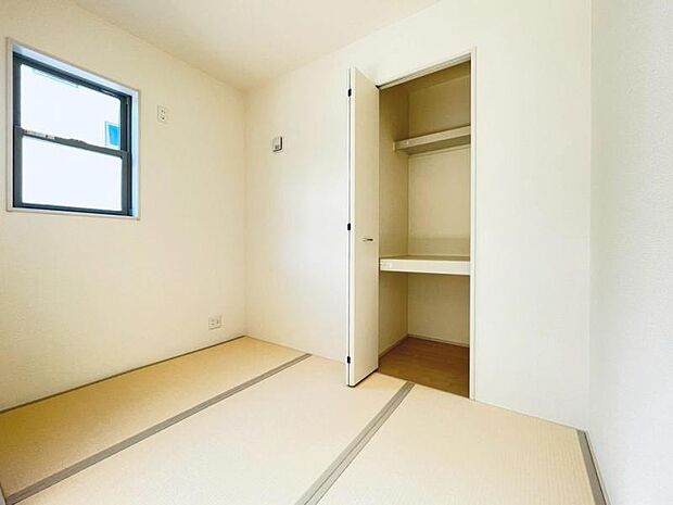 あると嬉しい♪1階の一部屋。客間、お友達やご親戚のお泊り部屋として使えます!