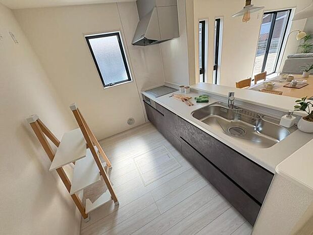 調理動線を考慮したシステムキッチンは快適にお料理ができます。