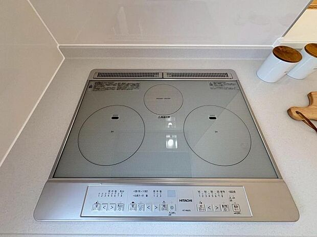 火を使わないので安心!サッと汚れも拭き取れるお手入れらくちんなIHクッキングヒーター。