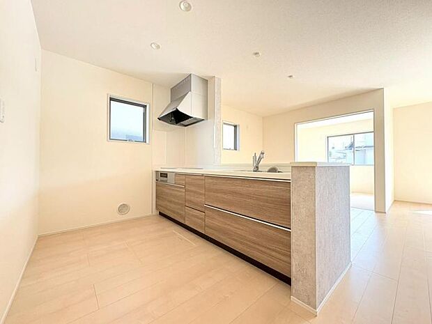 調理動線を考慮したシステムキッチンは快適にお料理ができます。