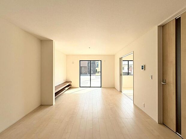 生活動線を考えて作られたリビングは家族の会話が弾む設計です。